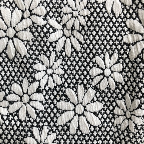 Wet Seal Women’s Y2K Inspired Tank Top Small Floral White Black Halter Crop - Picture 2 of 4